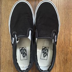Vans Classic Slip- Ons- Black