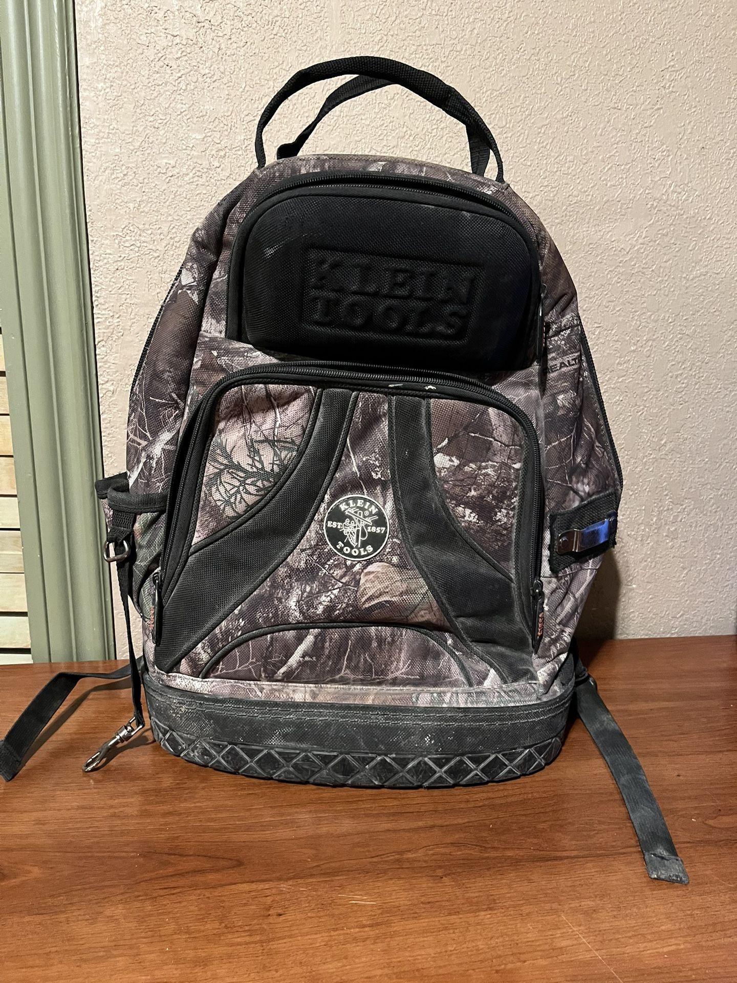 Klein 39 Pockets Camo Tool Backpack