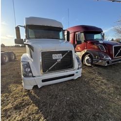 CLEAN TITLE/ 2016 VOLVO D13 WITH ISHIFT TRANSMISSION ONE OF THE MOST RELIABLE AND DURABLE TRUCK ON US ROADS