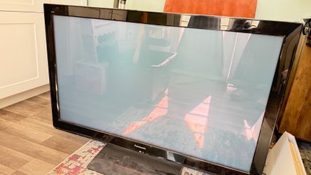 Panasonic 46" Plasma TV - Excellent Condition + Original Remote