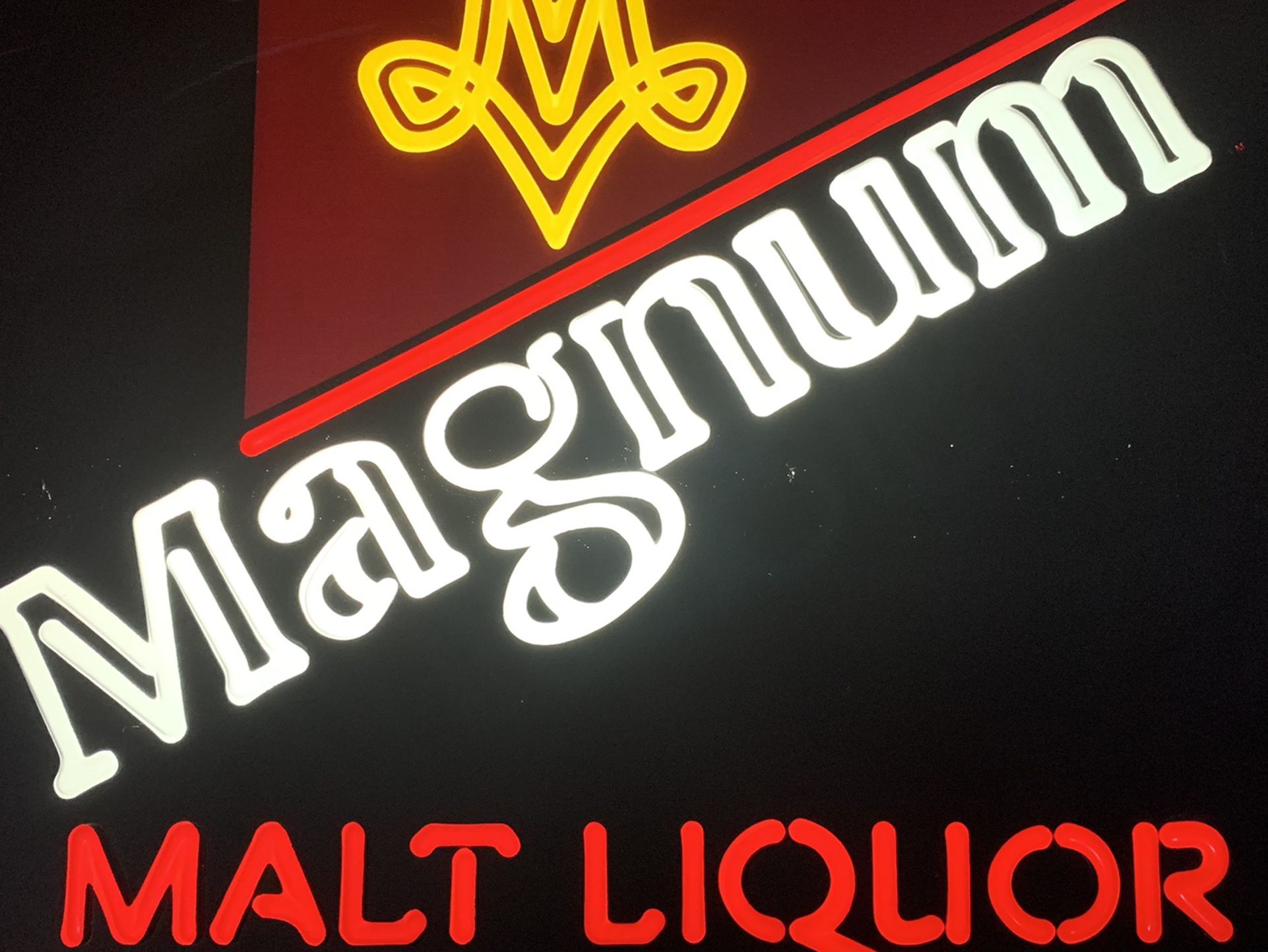 Vintage 1982 Magnum Malt Liquor Miller Brewing Company USA Light Up Sign Man Cave