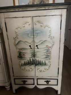 Armoire Chest