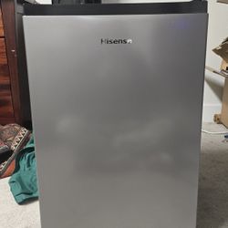 Hisense 3.3 Mini-fridge Silver