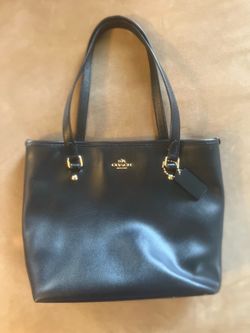 Coach Gallery Tote in Black Pebble Grain