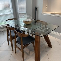 Modani Furniture Dining Room Table 