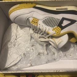 Jordan 4s