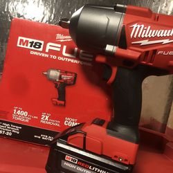 MILWAUKEE FUEL M18 IMPACT WRENCH 1/2 1400 TORQUE WITH BATTERY 6.0 Ah BRAND NEW  $300