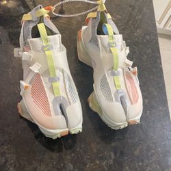 Nike ,Ispa,Warrior Road