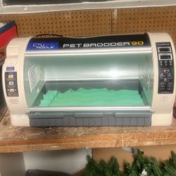 Pet Brooder 90