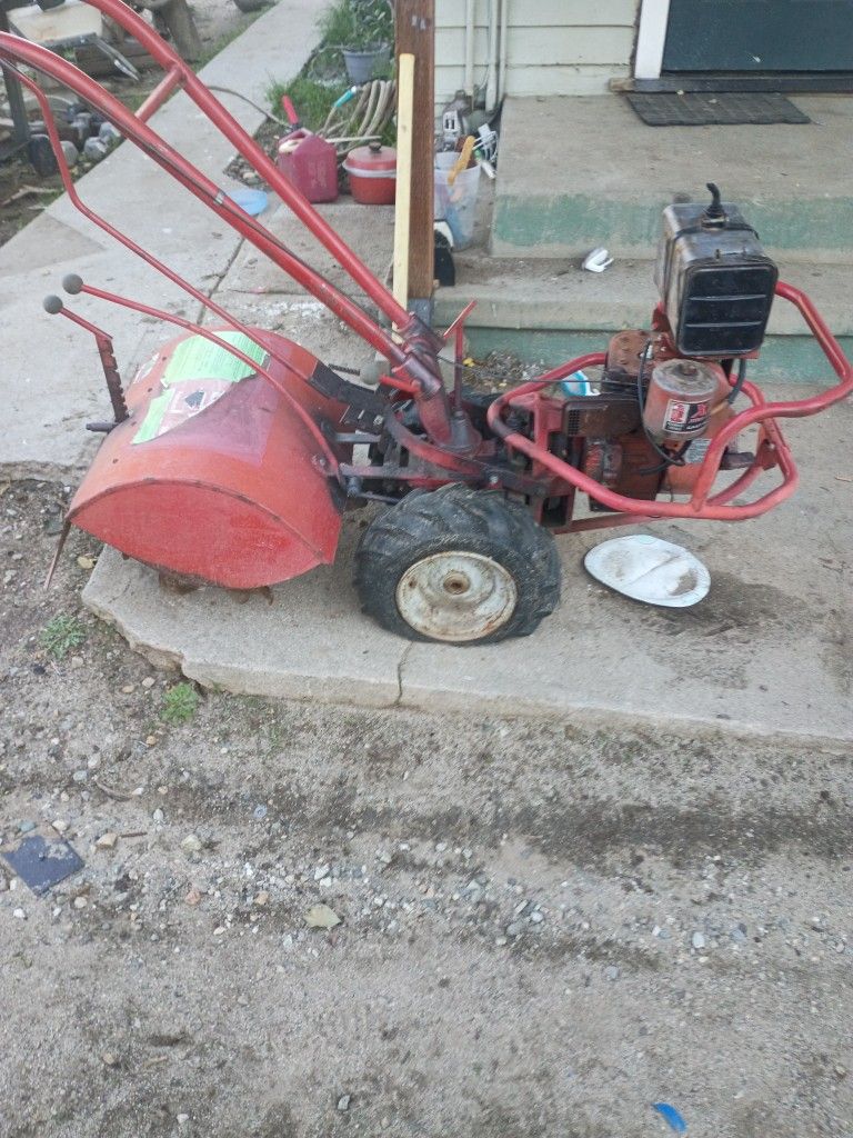 Troy Bolt Horse Rototiller 