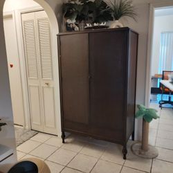 Armoire Antique 