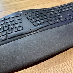 Logitech ergonomic keyboard Ergo k869 wireless split keyboard
