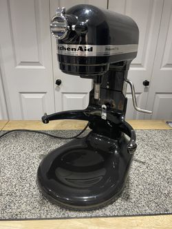 Kitchen Aid Pro 5 Tilt Head And Bowl Lift for Sale in Scottsdale