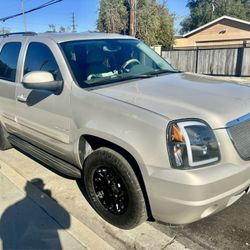 2008 GMC Yukon SLE 