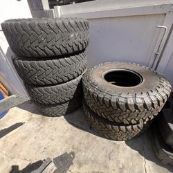 40” Toyo Mt Tires