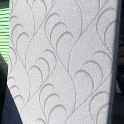 Beautiful Queen Mattress 