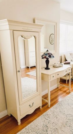 Elegant Vintage-Style Cream – Armoire, Vanity Desk & Wall Mirror
