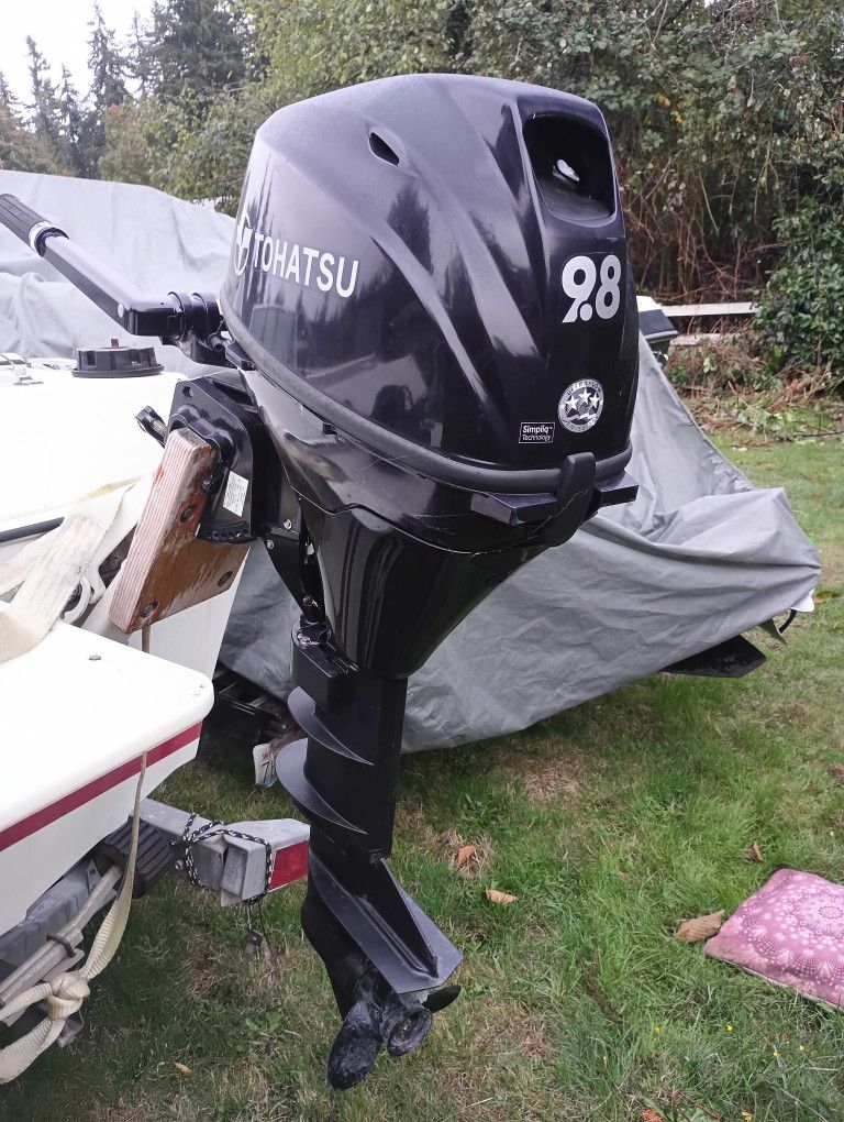 Like New 4 Stroke 9.8hp Tohatsu Outboard Motor
