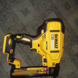 DeWalt 20v 18g Crown Stapler 