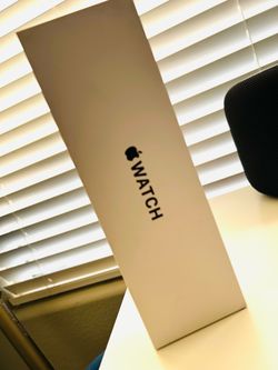 Apple Watch SE 3 40mm Starlight! Just Release Yesterday!! Brand New Sealed! 2026 model!
