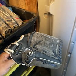 Baseball Gloves For Boys 