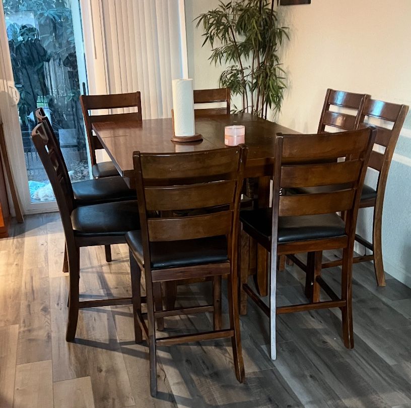 kitchen Table 8 chairs