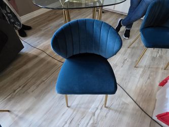 4 Vintage Chairs