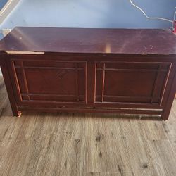 Wood chest