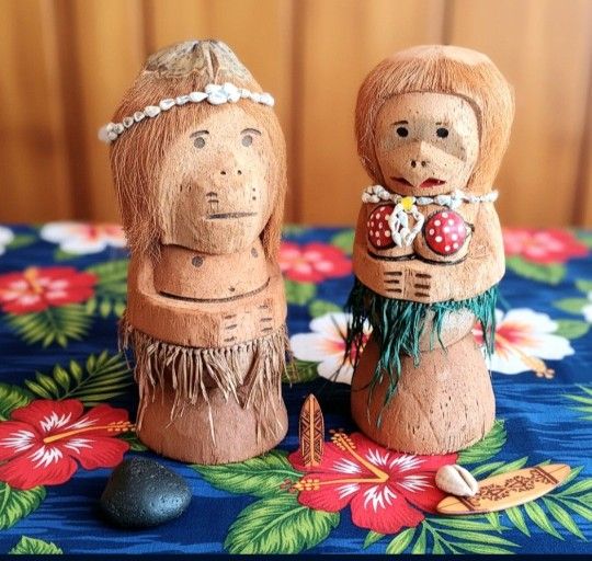 Hawaiian Carved Double Coconut Vintage Folk Art Tiki Bar Decor Large 14 in Hula Dolls (2) Nice!