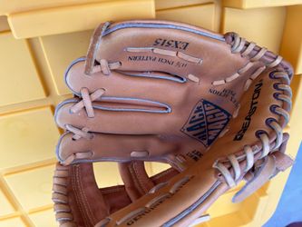 Softball mitt Easton Black Magic