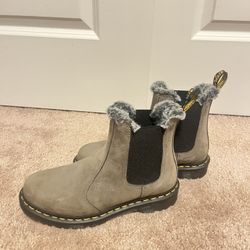 Doc Martin Boots Size 7 Women’s 