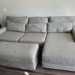 Moving. Items Must Go! 2pc Sectional With RFA Chaise. 