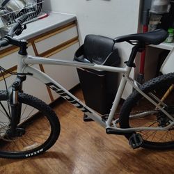 Giant Talon 2024 Mt Bike 29 In
