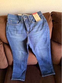 Levi’s 311 Shaping Skinny Capri