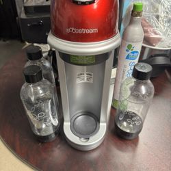 SodaStream Sparkling Deluxe Water Maker + Bottles