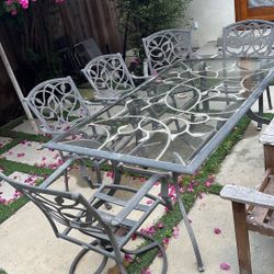 Outdoor Furniture /table And 6 Chairs
