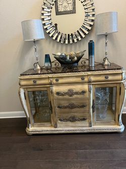 Foyer Chest