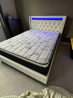 King size Mattress Only 320 Bedframe not included