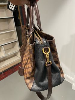 Women’s LV purse authentic