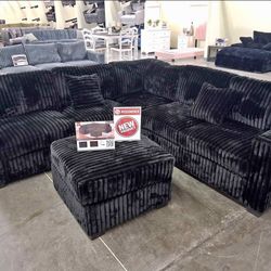 BRAND NEW 4PCS SECTIONAL SOFA SET WITH OTTOMAN AND ACCENT PILLOW INCLUDED $549