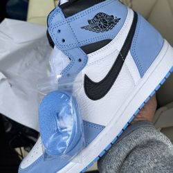 Air Jordan Retro 1 High OG Unc Size 10.5