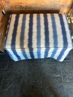 Pottery barn ottoman