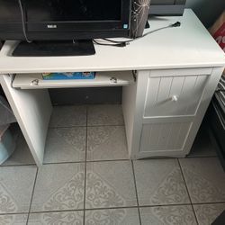 White Desk 