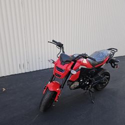 Boom Vader 125cc Sport Bike – Street Legal