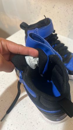 Boys shoes Nike size 3.5