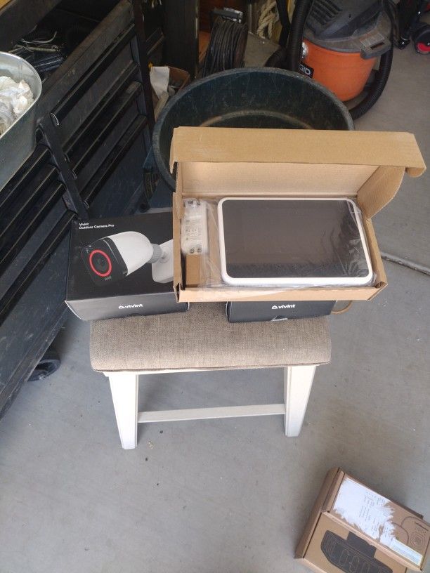BRAND NEW.. Vivint Home Surveillance Equipment