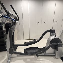Life Fitness X5 Elliptical – Excellent Condition 
