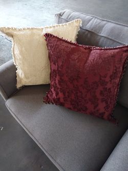 Beaded Floral Embossed Jaquard 18x18" Pillow