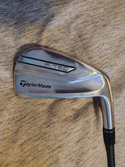 TAYLORMADE P790 4 IRON