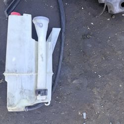 2013-2020  INFINITI JX35 QX60  windshield water Bottle 